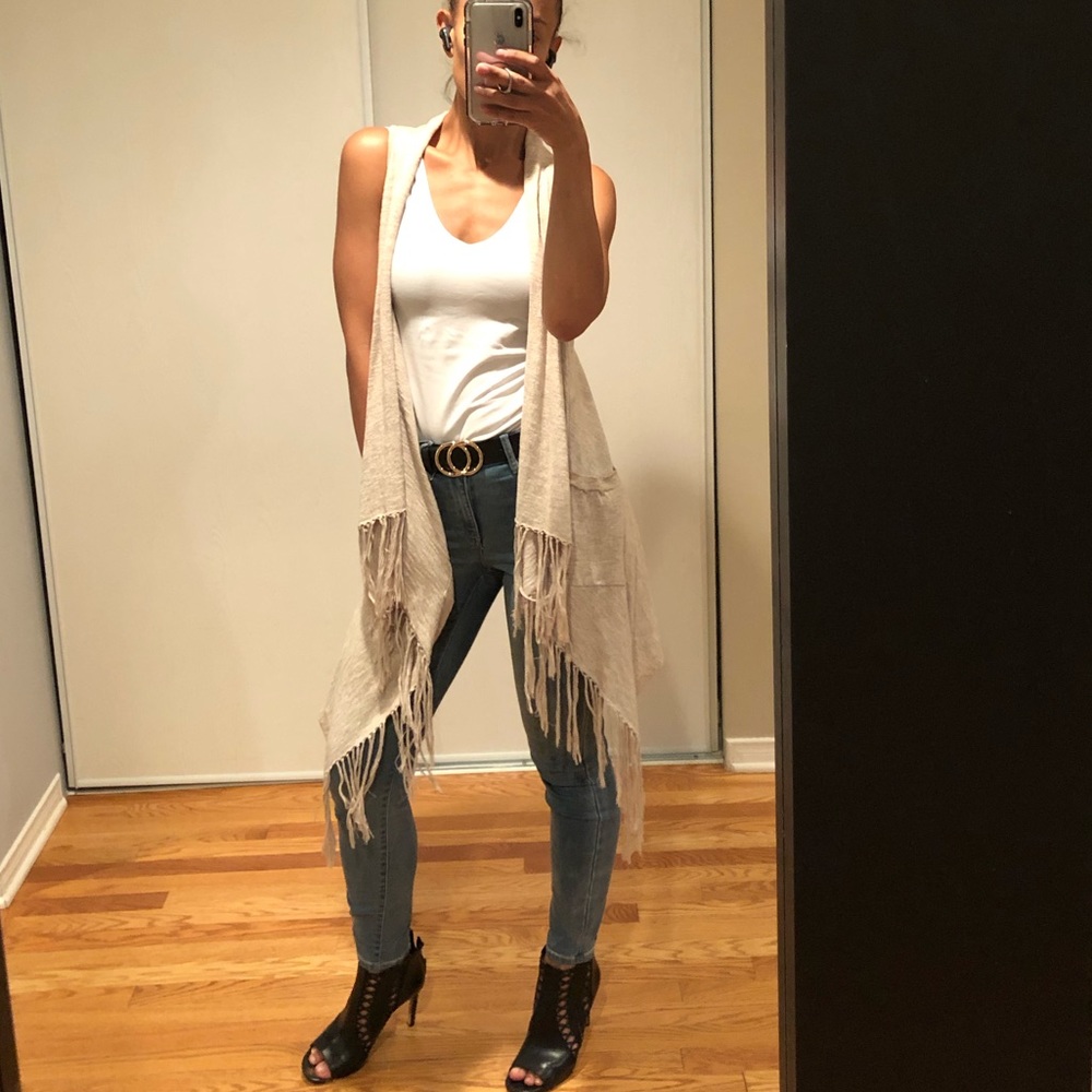 ⭐️2 for $30⭐️ Fringe F21 Vest